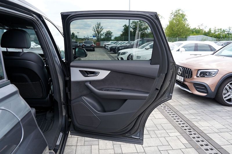 Audi Q7 50 TDI/Q/360/20/Sline/DPH - fotka 21 z 50