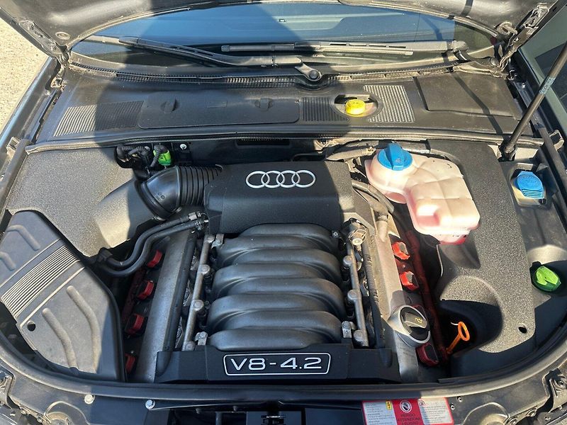 Audi S4 4.2 V8 344PS/Quattro/Manuál - fotka 19 z 24