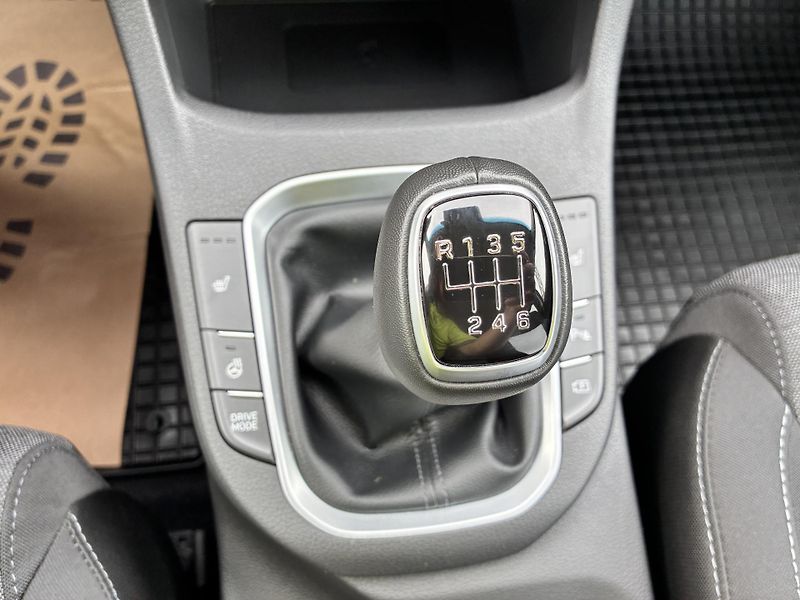 Hyundai i30 1.5T-GDi 118kW REZERVACE - fotka 20 z 34