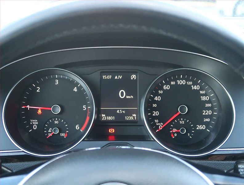Volkswagen Passat (2015) Comfortline 1.6 TDI, Navi - fotka 11 z 15