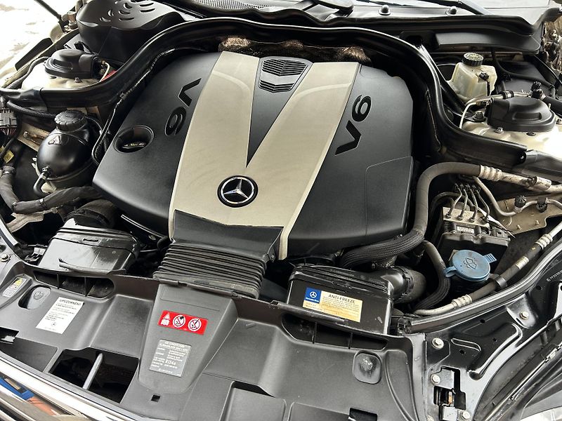 Mercedes-Benz Třídy E E350 CDI BlueEFFICIENCY 4Matic - fotka 38 z 45