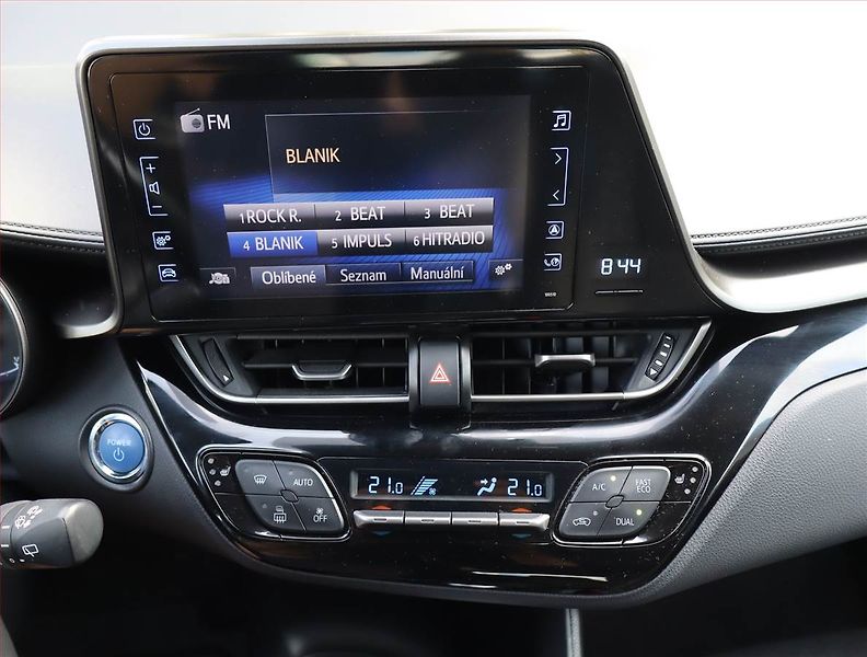 Toyota C-HR (2018) 1.8 Hybrid, Automat, Navi - fotka 12 z 24
