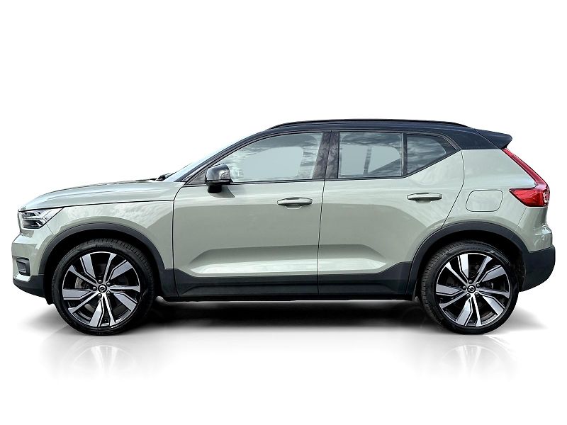 Volvo XC40 P8 AWD // TWIN PRO // 4x4 - fotka 2 z 45