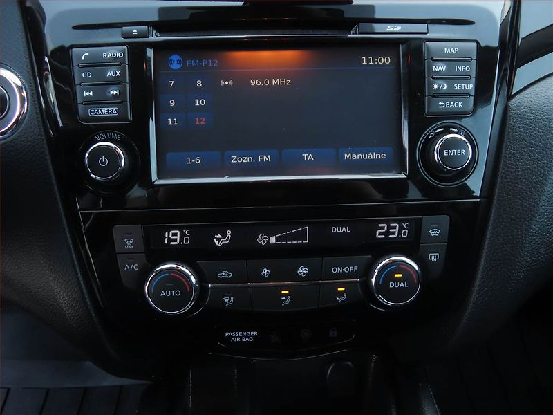 Nissan Qashqai (2016) Premier Edition 1.2 DIG-T - fotka 16 z 23