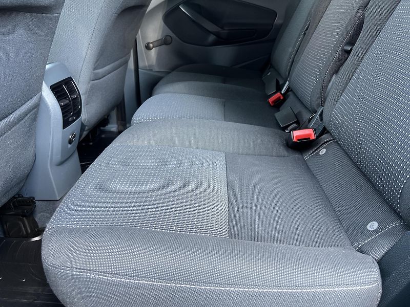 Ford C-MAX Ghia 1.6TDCi KLIMA PŮVOD ČR - fotka 22 z 35