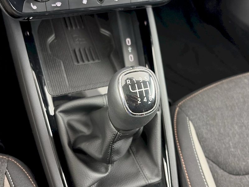 Škoda Scala (2025) 1.0TSI 85kW Top Selection - fotka 24 z 31