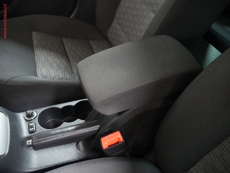 Škoda Octavia (2012) 2.0 TDi, 2.maj,ČR, Klima - fotka 19 z 20