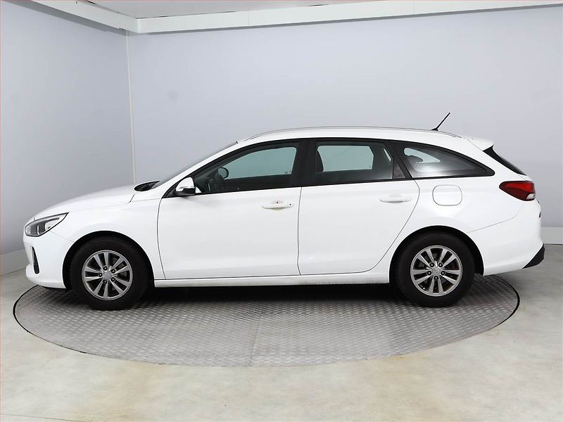 Hyundai i30 (2017) 1.0 T-GDI, Serv.kniha - fotka 3 z 14