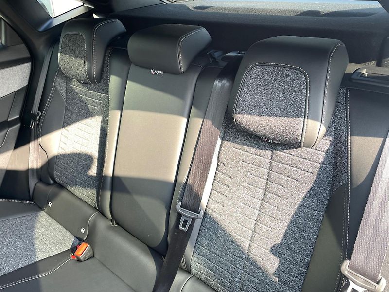 Peugeot 3008 (2025) Allure Hybrid 145k e-DCS6 - fotka 6 z 8