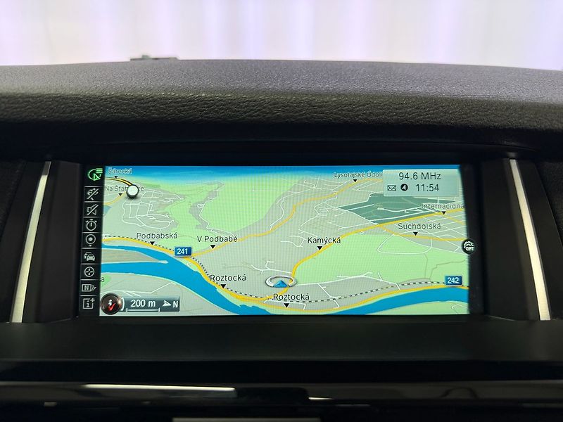 BMW X3 2.0d xDrive, PANORAMA, TAŽNÉ - fotka 12 z 22