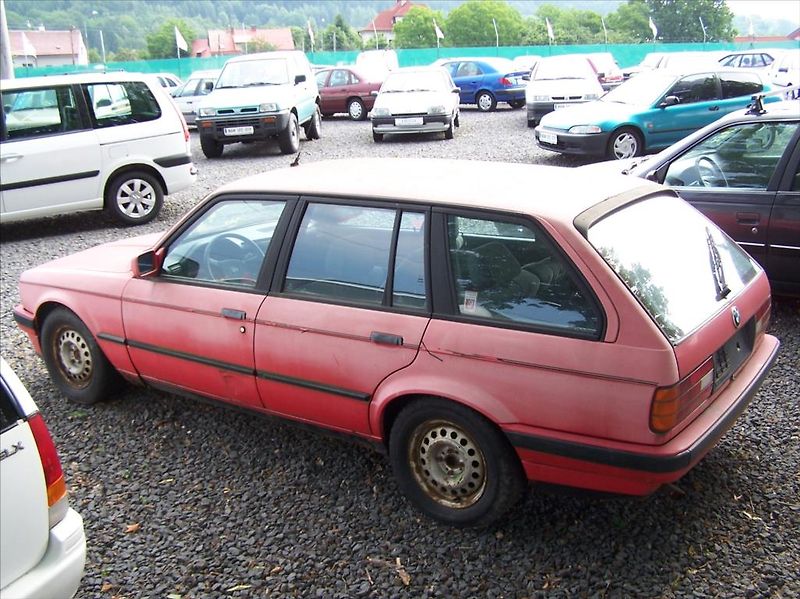 BMW Řada 3 1.8 VETERÁN Vada motoru, koroz - fotka 6 z 15
