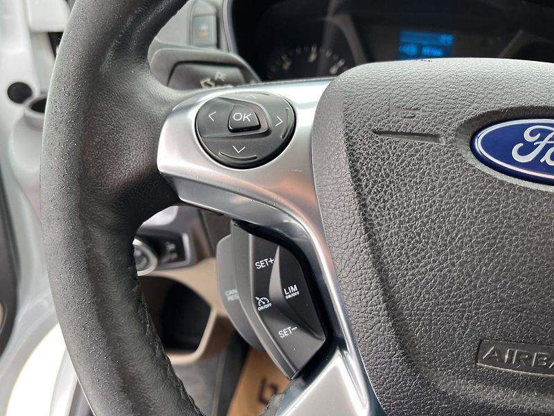 Ford Tourneo Custom (2017) 2.0 96kw, 1.maj, ČR, tažné, DP - fotka 11 z 24