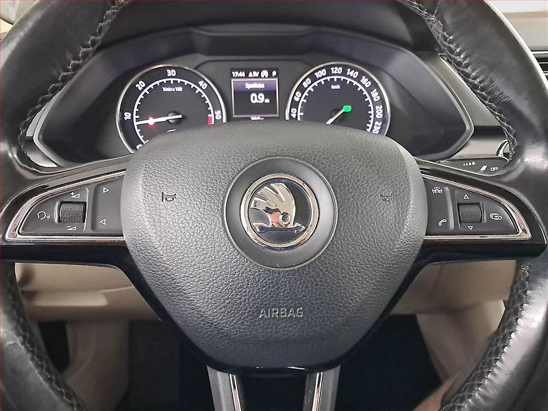 Škoda Superb (2016) 2.0 TDI, Automat, Kůže, Navi - fotka 22 z 24