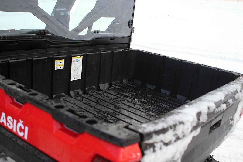 Na čtyřkolce se sněhovými pásy se dostanete v zimě všude