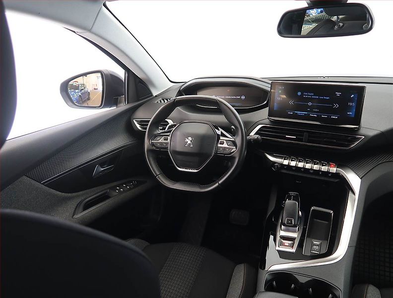 Peugeot 3008 (2022) Active Pack 1.2 PureTech - fotka 7 z 24
