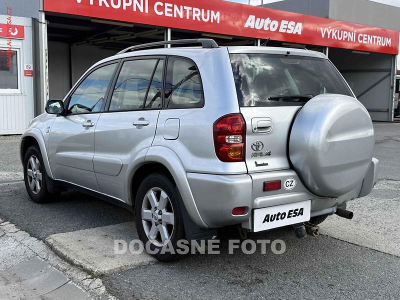 Toyota RAV4 (2004) 2.0 VVT-i 4WD, ČR, 4x4, TZ - fotka 2 z 3
