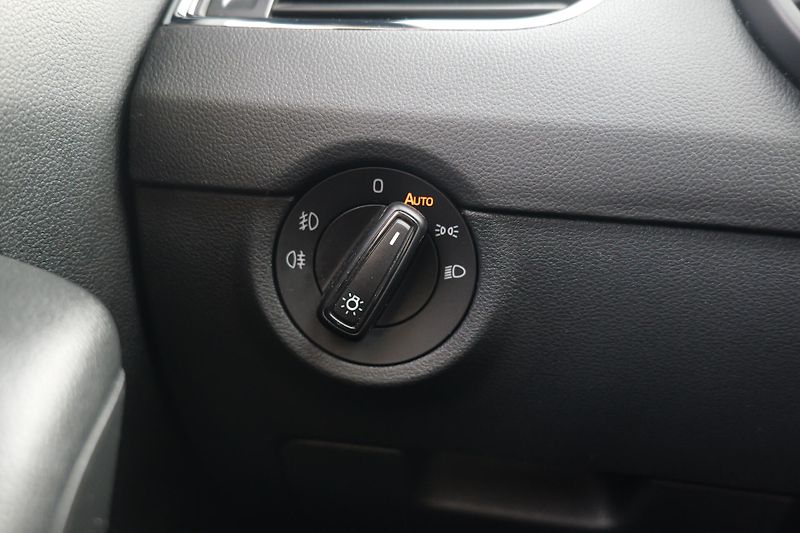 Škoda Octavia 2.0 TDI 135 kW RS Tažné - fotka 27 z 36