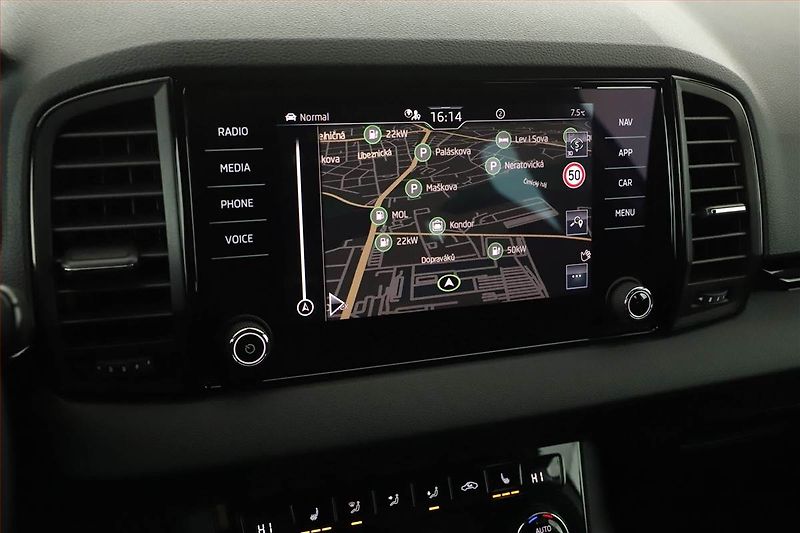 Škoda Karoq (2024) 2.0 TDI, Sportline, Navigace - fotka 13 z 16