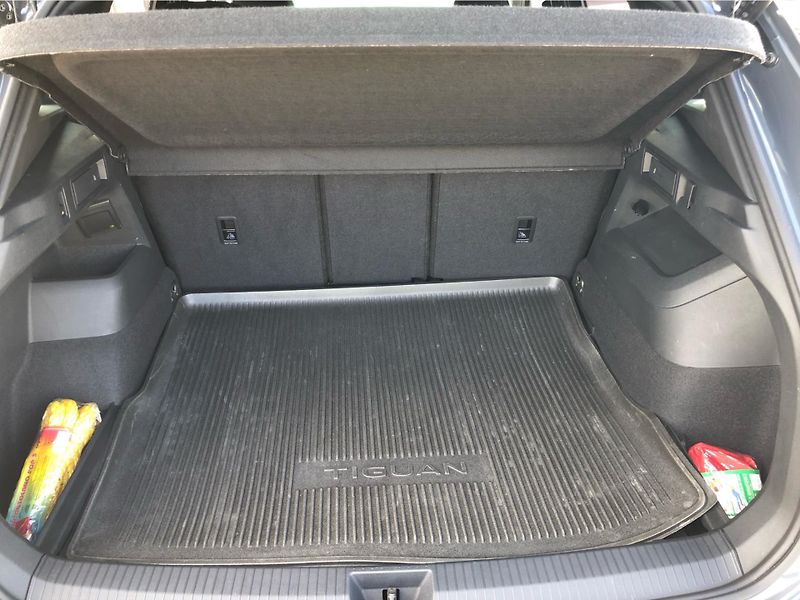 Volkswagen Tiguan R-Line People 1,5 eTSI 110kW m - fotka 13 z 30