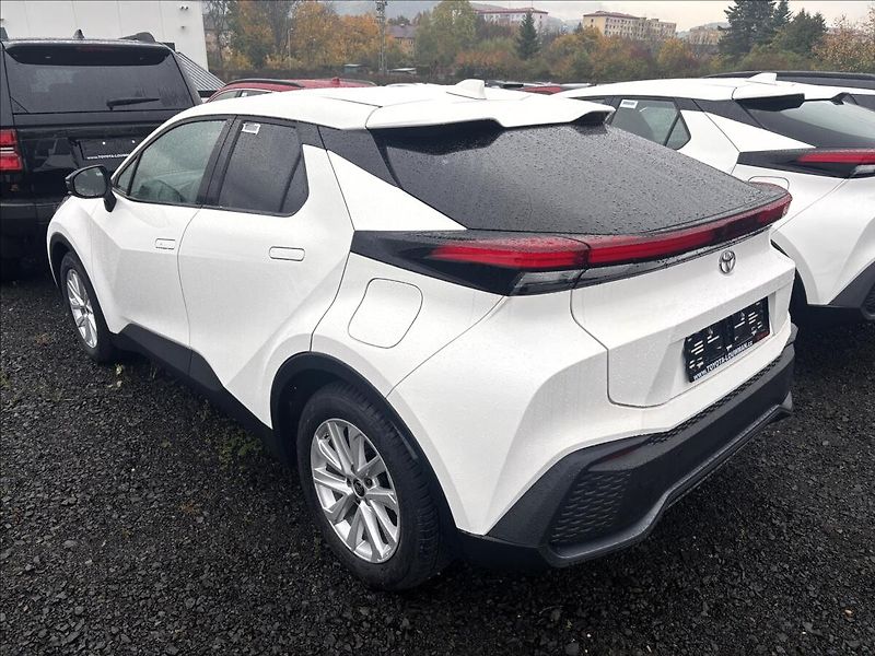 Toyota C-HR 1,8   Comfort HEV CVT - fotka 5 z 9