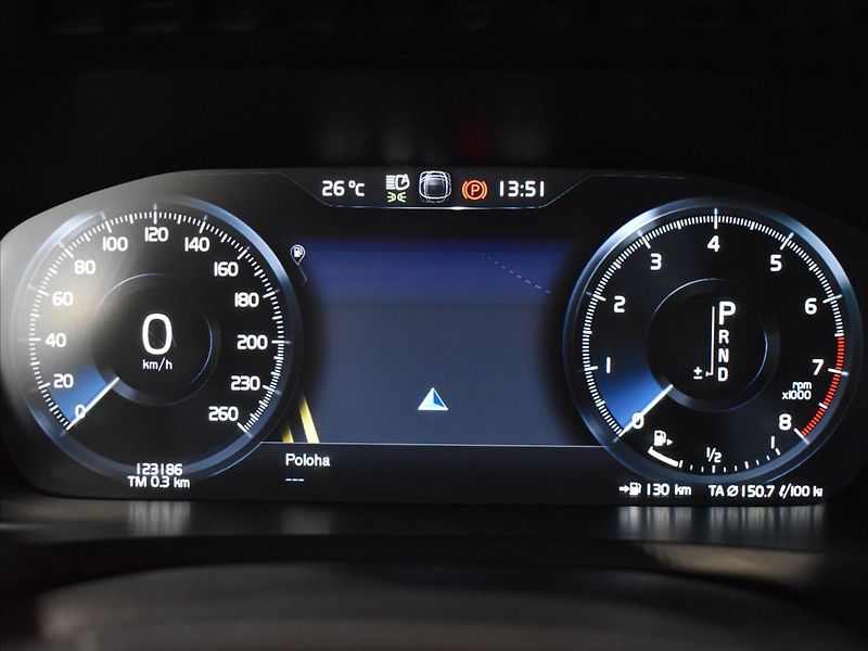Volvo XC90 2,0 T6 AWD R-design Vzduch - fotka 26 z 26