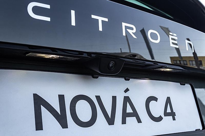 Citroën C4 (2026) 1,2 PLUS Hybrid 145k Automat - fotka 8 z 16