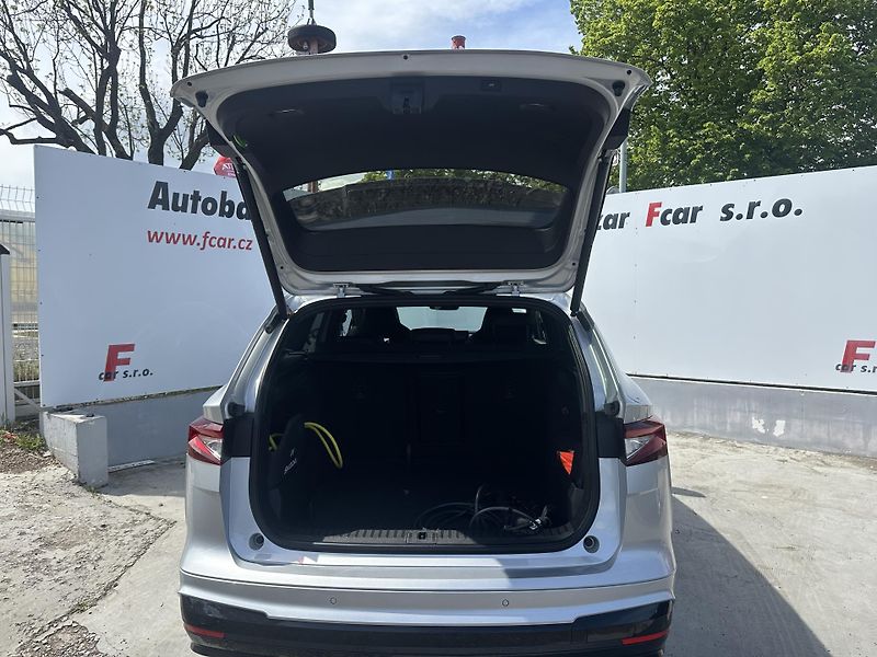 Škoda Enyaq (2023) 80x 195kW SportLine 4x4 - fotka 17 z 30