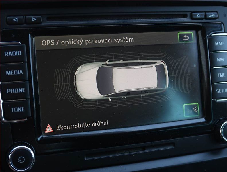Škoda Superb (2014) Elegance 2.0 TDI, 4X4 - fotka 19 z 22