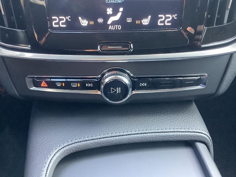 Volvo V90 (2018) CrossCountry 4x4  - fotka 18 z 40