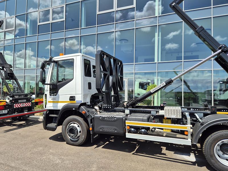 Iveco Eurocargo 140E22 TRAKTOR KONTEJNER  - fotka 4 z 14