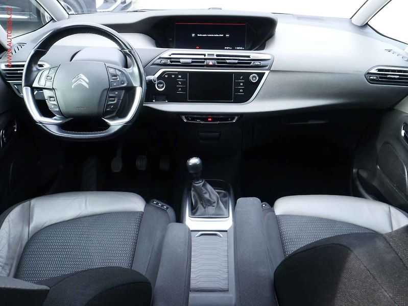 Citroën Grand C4 Picasso (2018) 1.2 PT, 1.maj, LED, AC, park - fotka 8 z 15