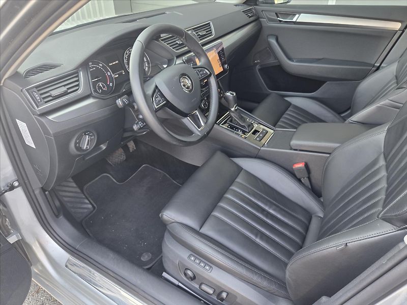 Škoda Superb 2,0 TDi DSG Style Plus DPH ČR - fotka 9 z 25