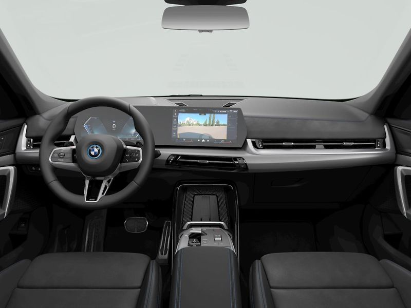 BMW X1 (2026) xDrive25e - fotka 8 z 10