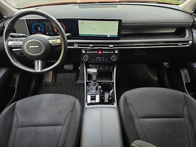 Hyundai Tucson 1.6T-GDi DCT, Smart, serv.kn. - fotka 13 z 33