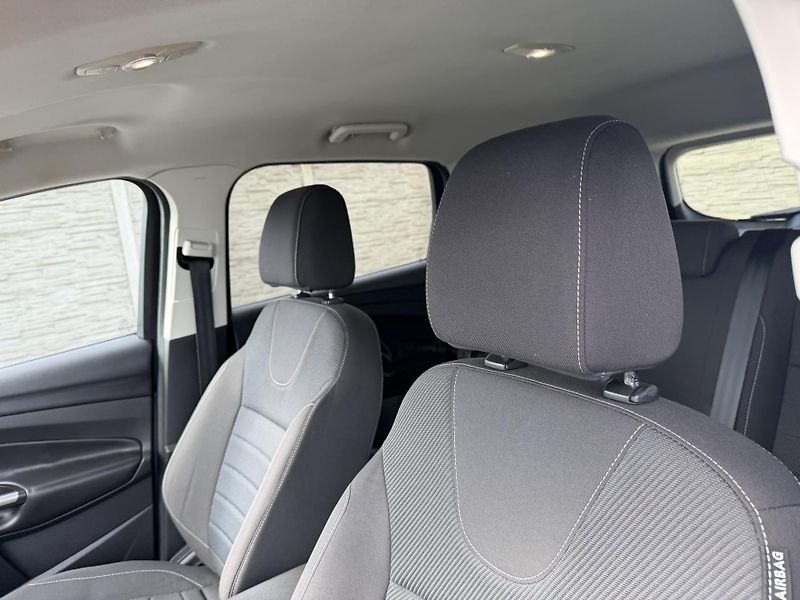 Ford Kuga 2.0TDCi 140PS 162TKM SERVIS!!! - fotka 100 z 162