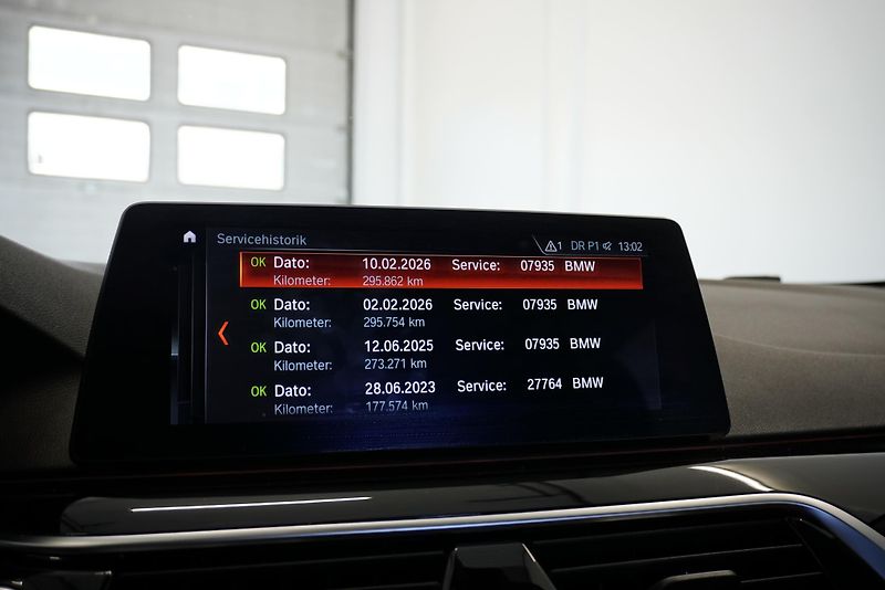 BMW Řada 5 3,0 XDRIVE AUT. - fotka 19 z 32