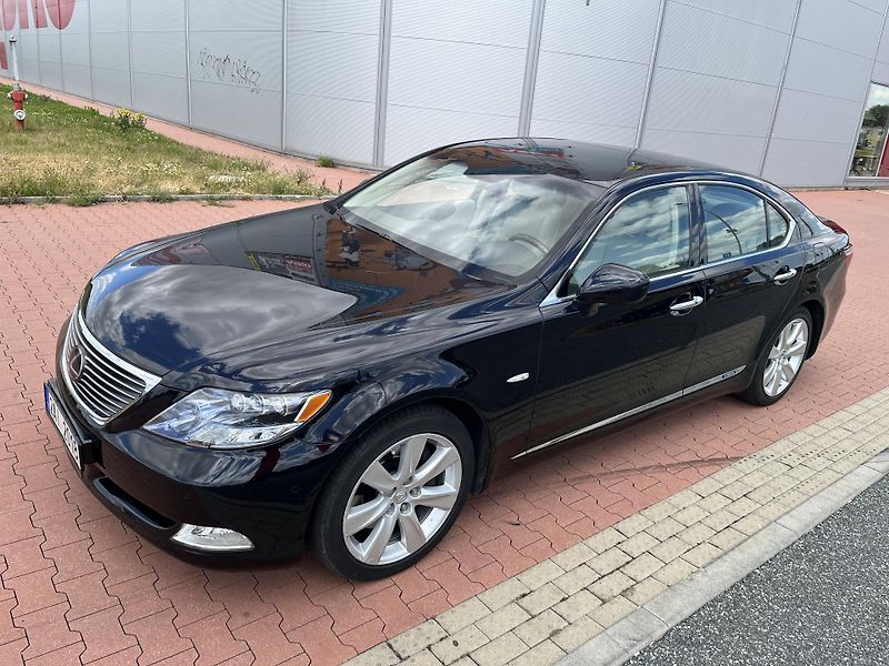 Lexus LS 600h 5.0 V8 Hybrid 1.Majitel ČR - fotka 34 z 38
