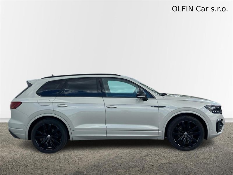 Volkswagen Touareg 3,0 TDi V6 210 kW 8AT 4x4 R-LI - fotka 3 z 31