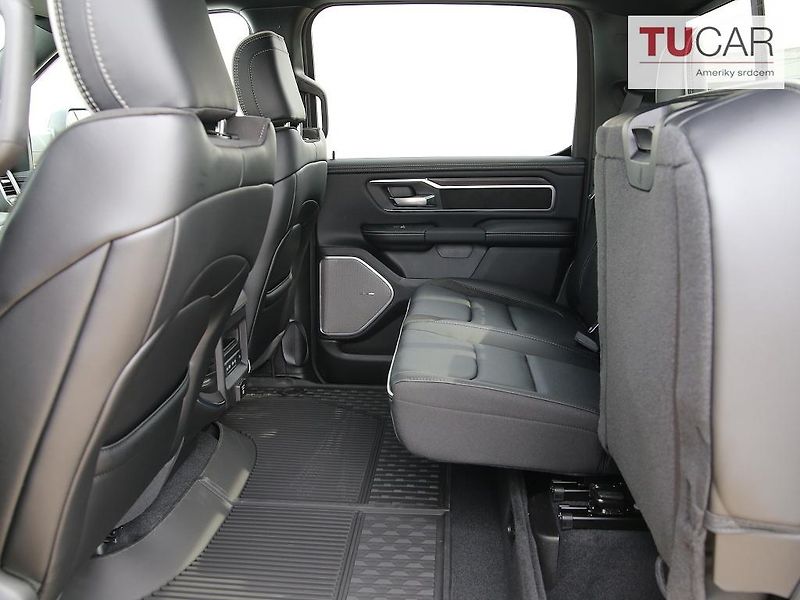 RAM 1500 (2026) Laramie 5.7 V8 HEMI 2026 - fotka 37 z 43