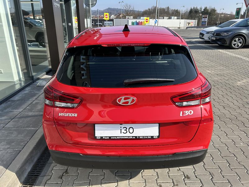 Hyundai i30 WG FL 1,5 T-GDI MT COMFORT 16 - fotka 5 z 28
