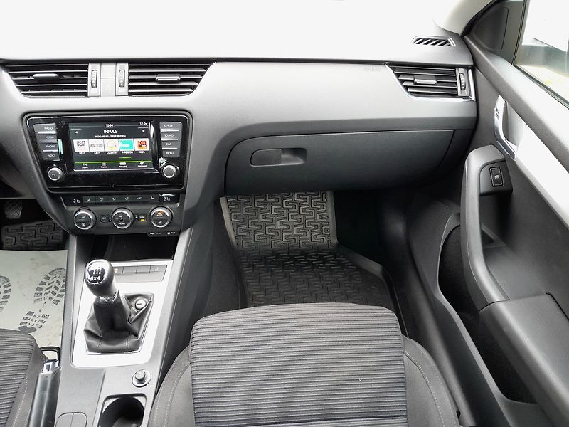 Škoda Octavia 2.0 TDI 4x4 110 kW - fotka 12 z 24