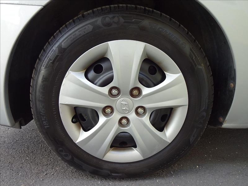 Hyundai i30 1,4i 16V 80kW LPG COMBI - fotka 40 z 46