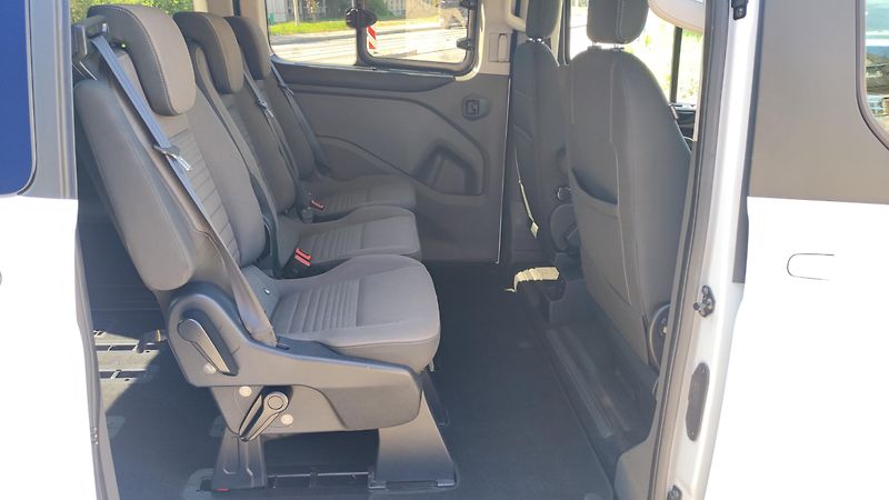 Ford Tourneo Custom (2020) - fotka 21 z 26