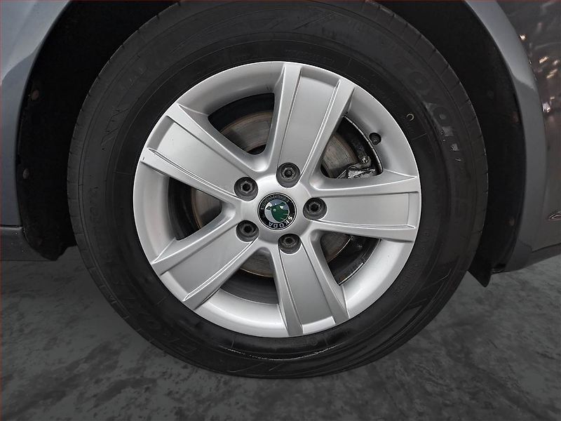 Škoda Octavia (2010) 1.6 TDI, dobrý stav - fotka 14 z 15