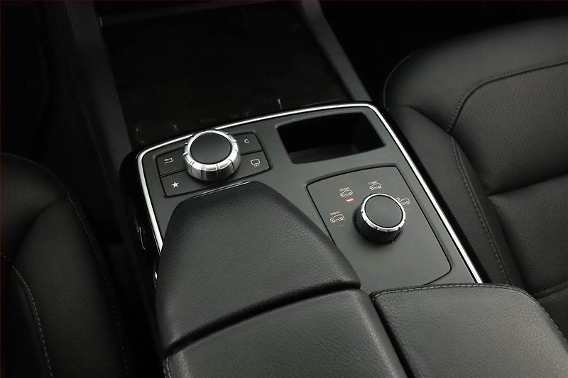 Mercedes-Benz GLE (2016) AMG line 400 4MATIC - fotka 26 z 27