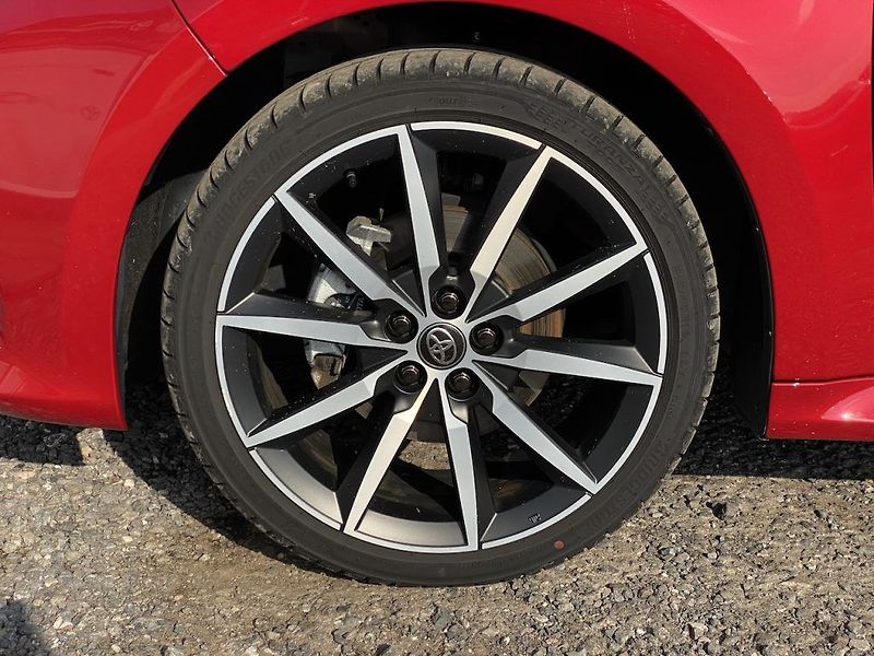 Toyota Yaris 1.5HEV, ČR-1m, GR Sport, DPH - fotka 9 z 25