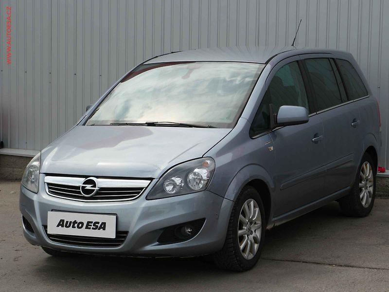 Opel Zafira (2012) 1.7 CDTi, ČR, AC, tempo - fotka 3 z 16