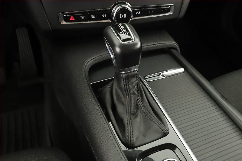 Volvo V90 (2018) D3, Automat, Serv.kniha, Kůže - fotka 16 z 20