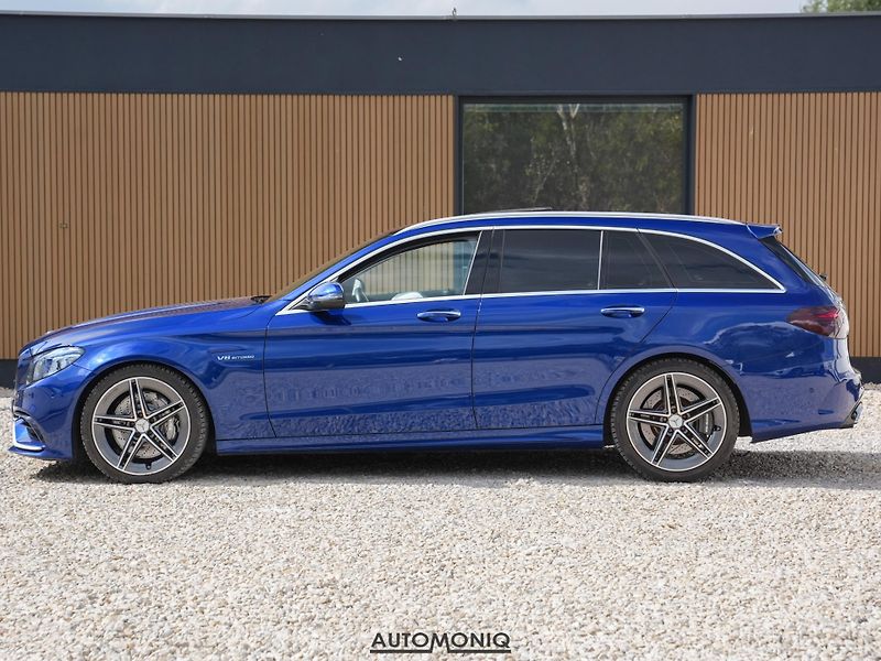 Mercedes-Benz Třídy C (2019) C 63 T AMG Pano, LED, Ambient - fotka 20 z 24