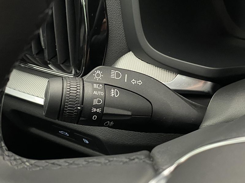 Volvo V60 T6 AWD RECHARGE REZERVACE - fotka 21 z 54